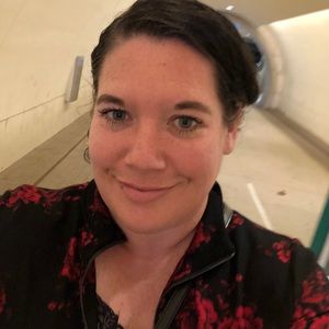 Meet your Posher, Val